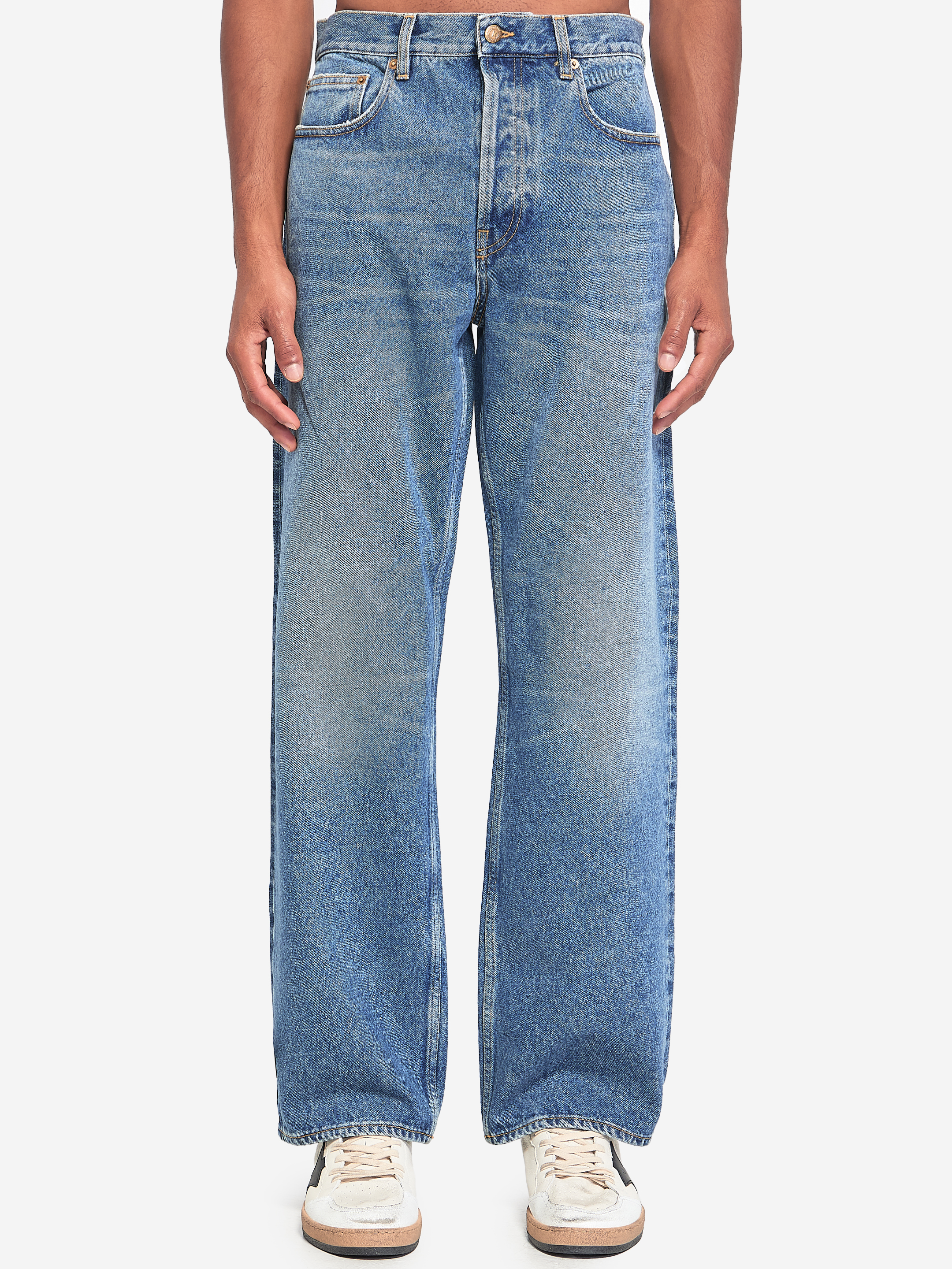 Loose jeans