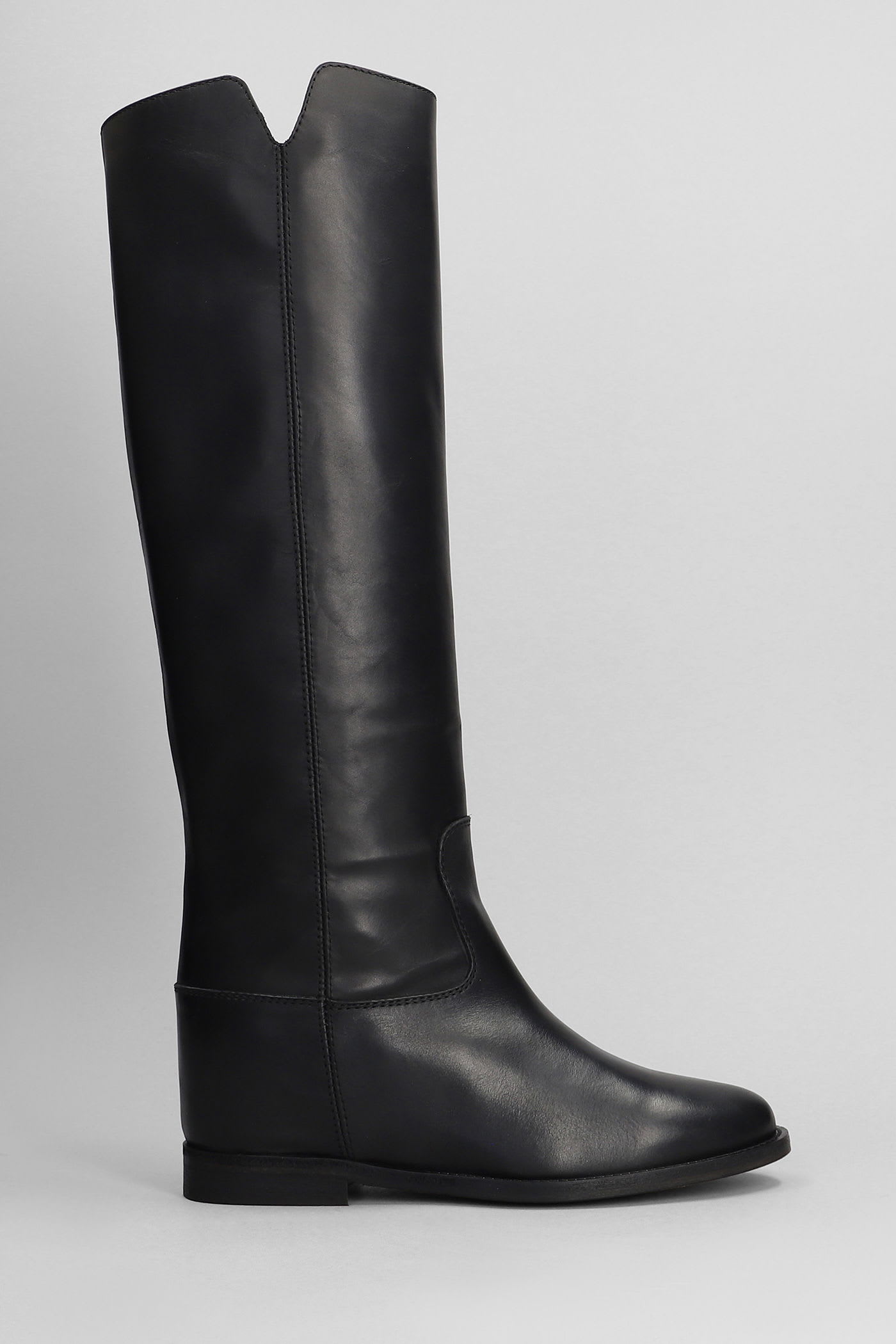 Via Roma 15 In Black Leather