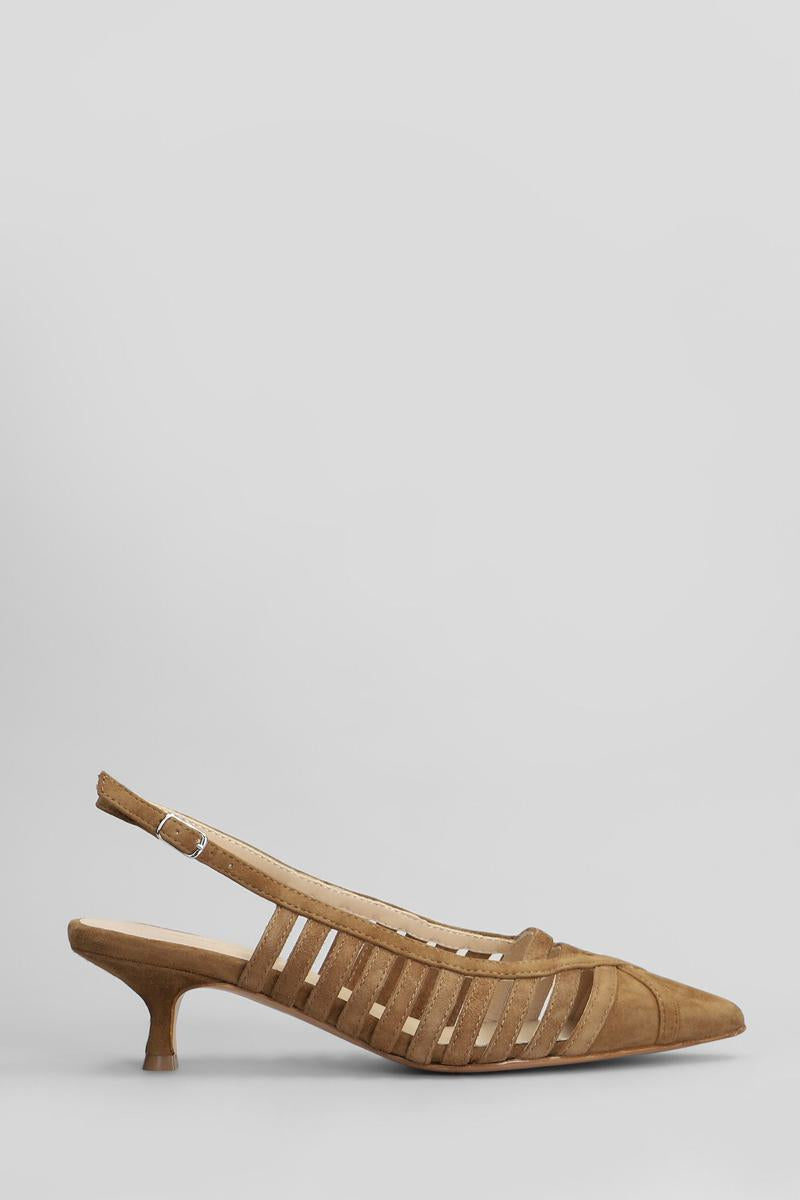 Anna F. Pumps