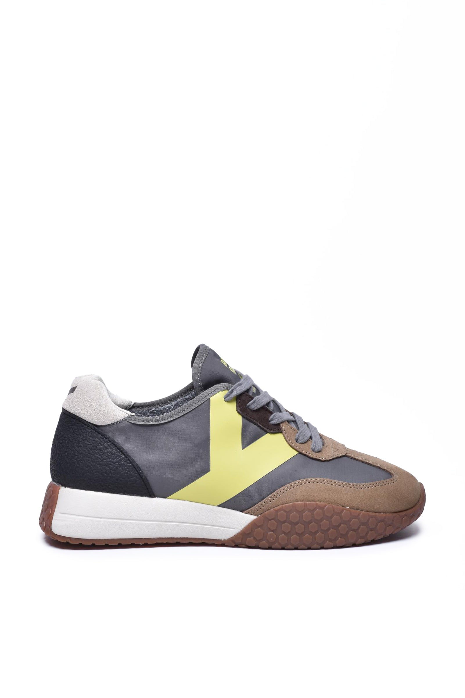 Keh-noo Sneakers