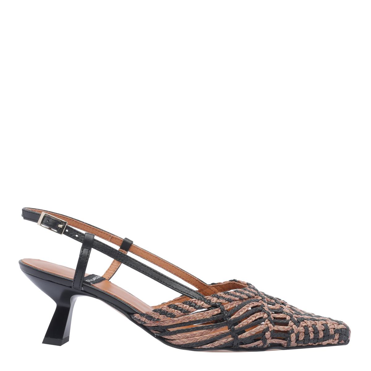 Angel Alarcon With Heel