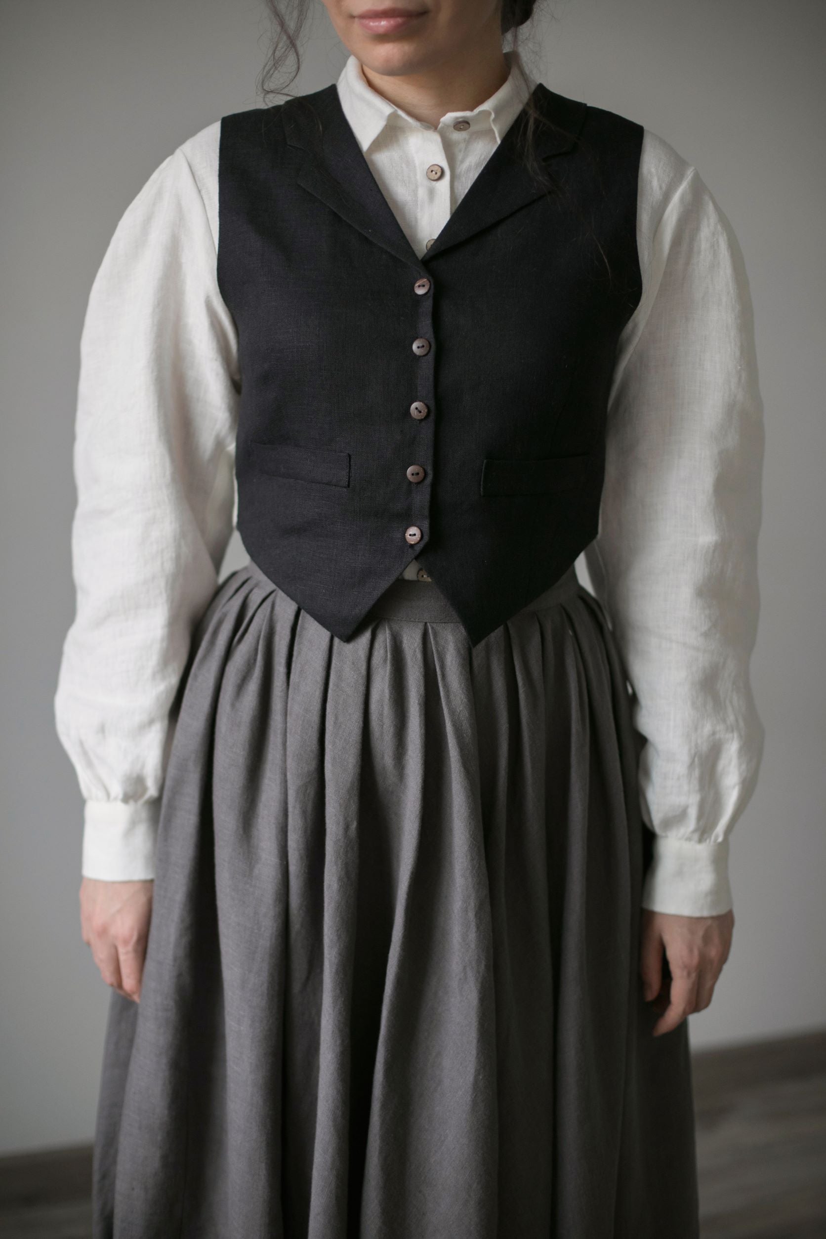 Jo Vest in Two Colors | Linen vest