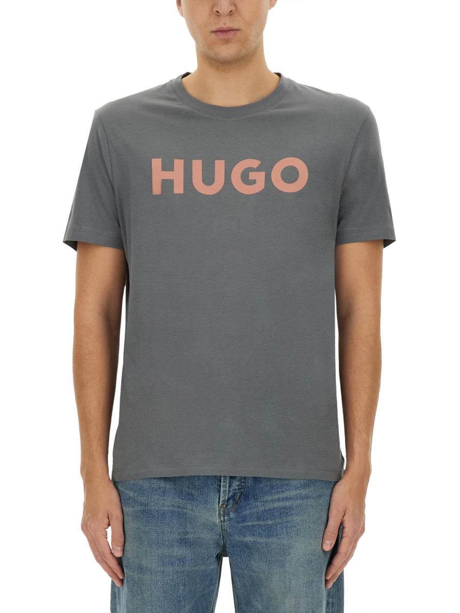 Hugo Boss T-shirt With Contrasting Logo