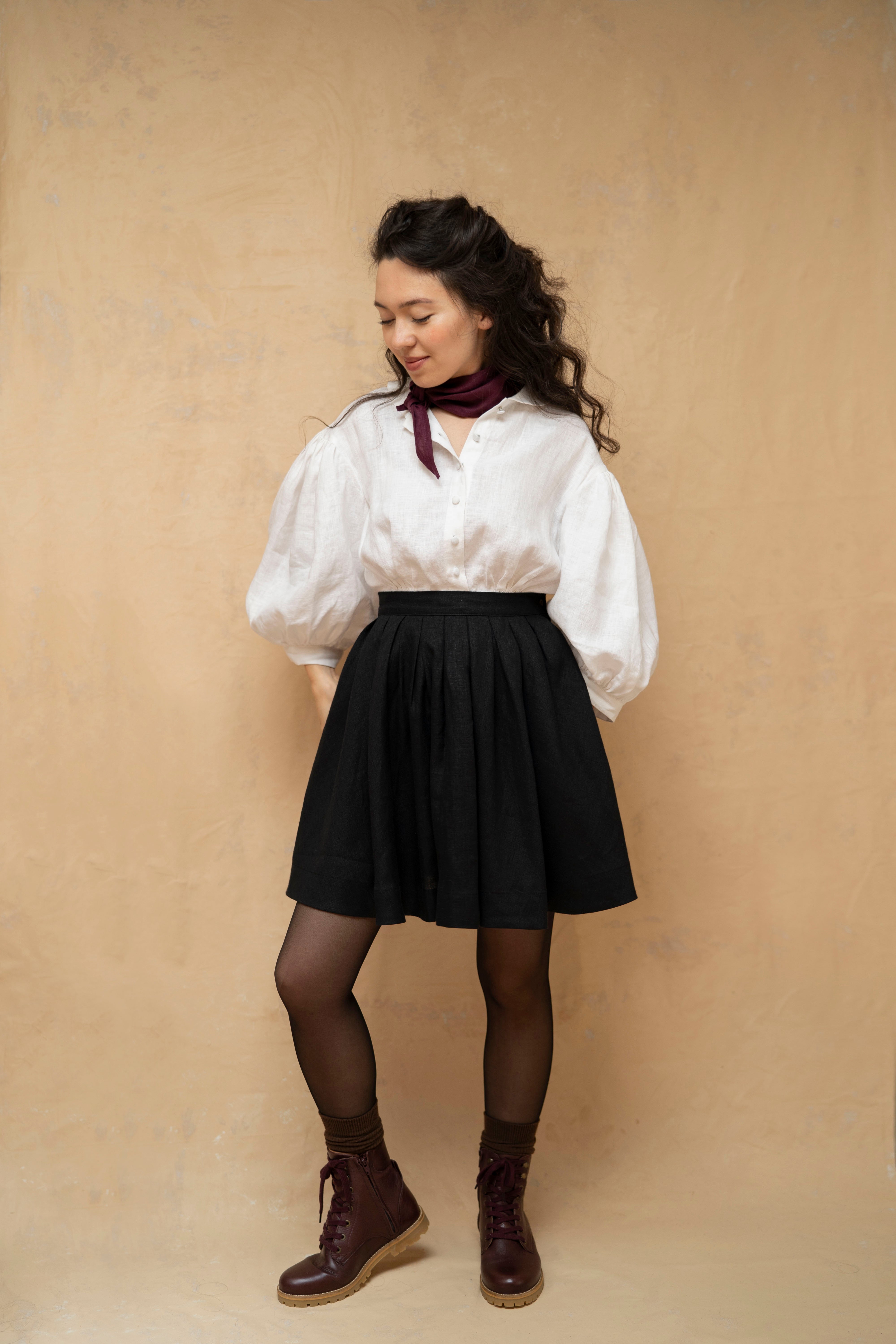 Jo Skirt in a mini-length | Linen skirt