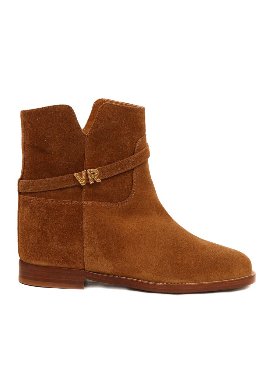 Via Roma 15 Boot