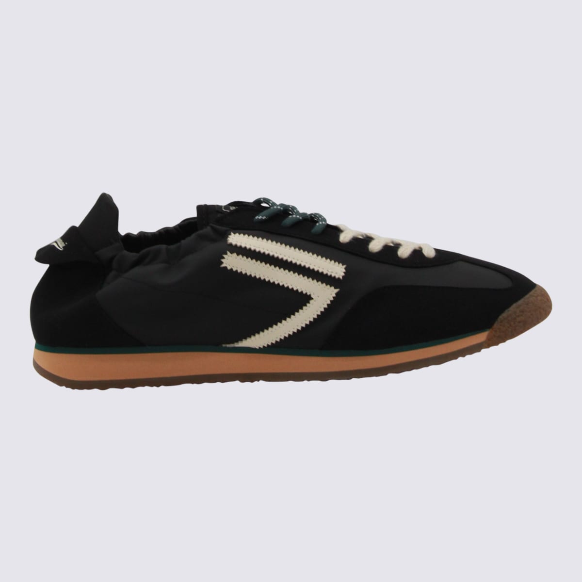 Puraai Black Sneakers