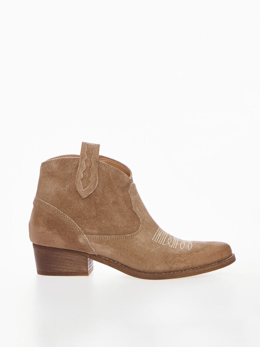 Ovye Boots
