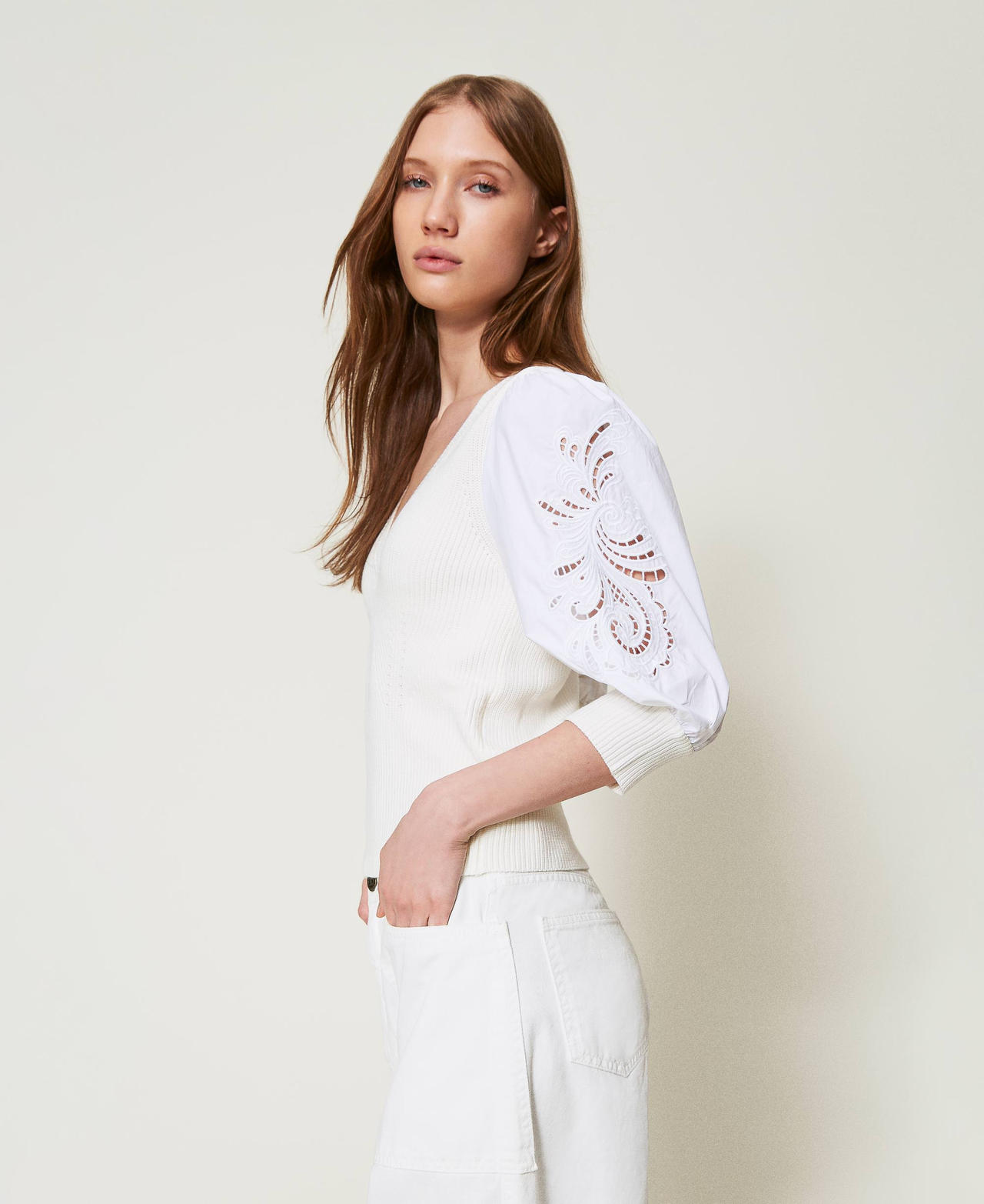 Twinset Pulls - Pull avec manches brodées, Blanc Neige, Taille: M
