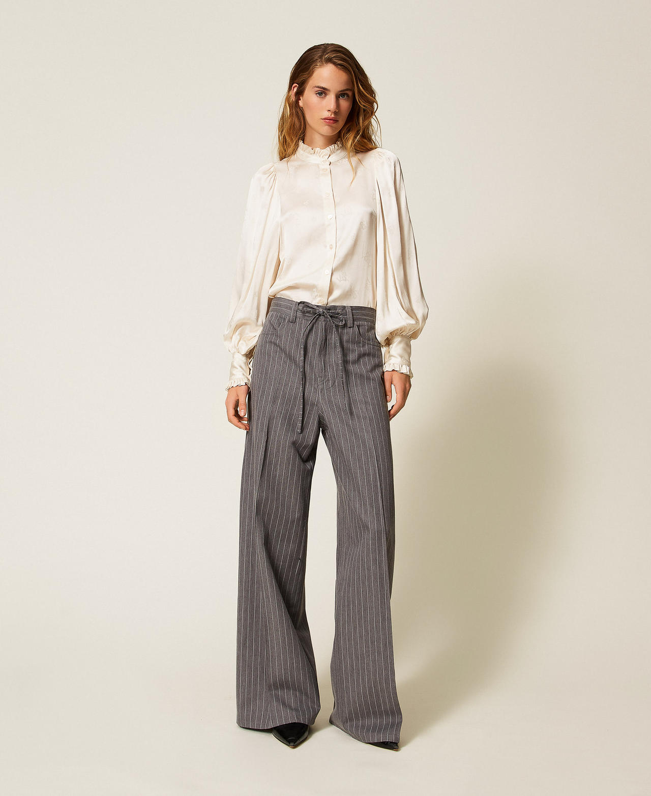 Twinset Pantalons - Pantalon rayé en laine mélangée, Pinstripe Gris Chiné/Blanc « Neige », À rayures, Taille: 38