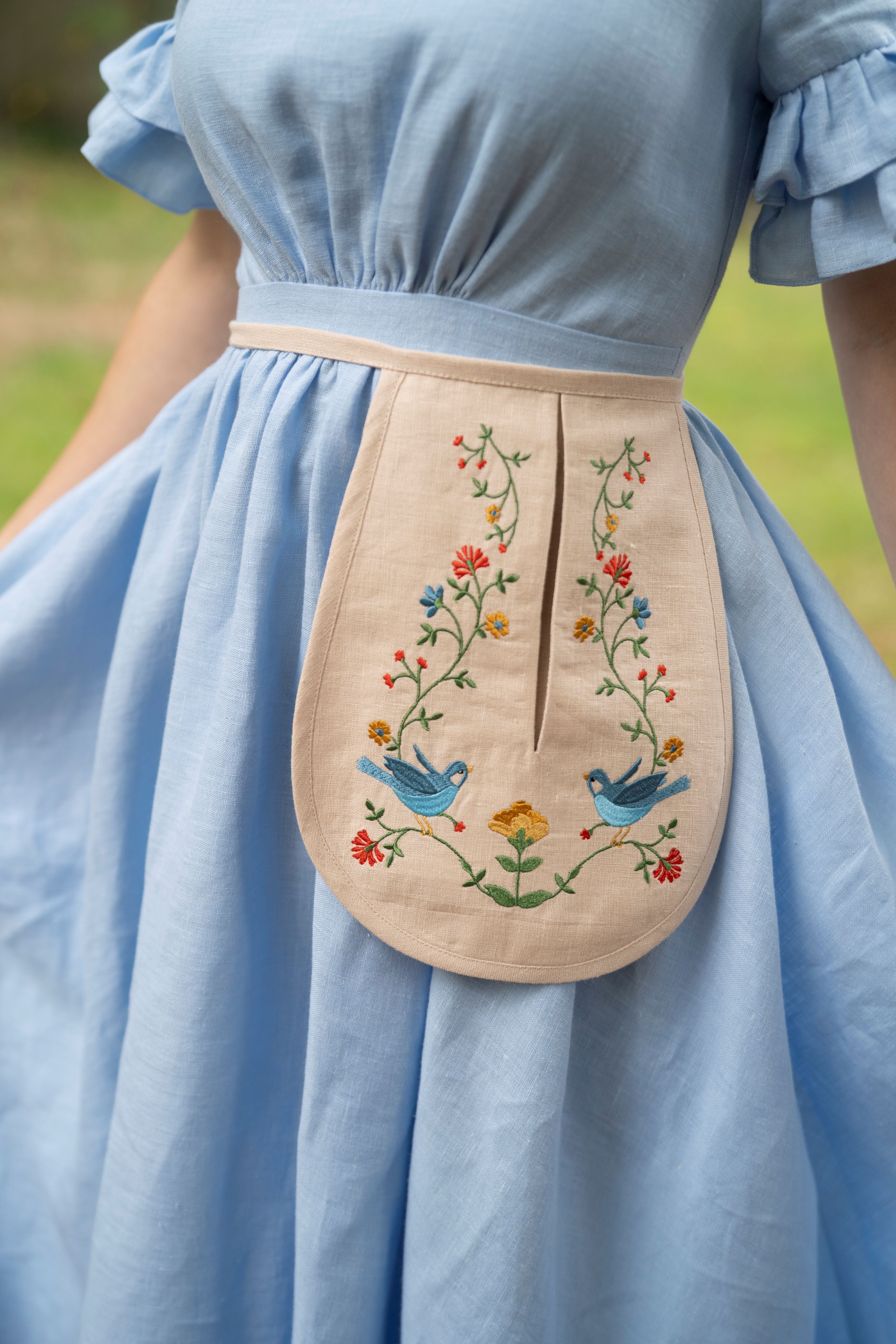 Isolde Embroidered Linen Pocket
