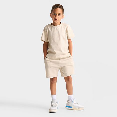 Sonneti Little Kids London T-Shirt and Shorts Set in Ancient Scroll Beige Size: 4.0