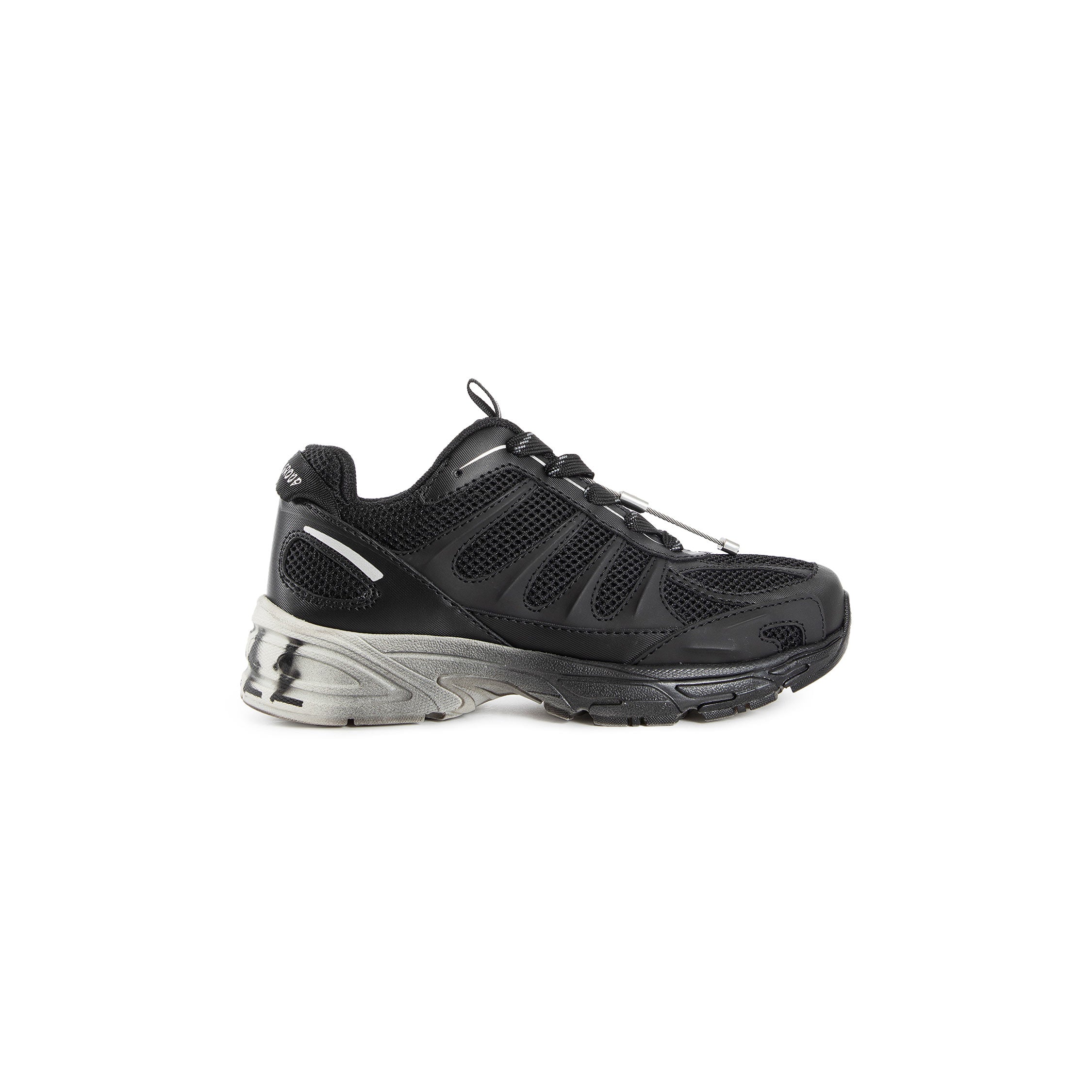Dragger Sneakers