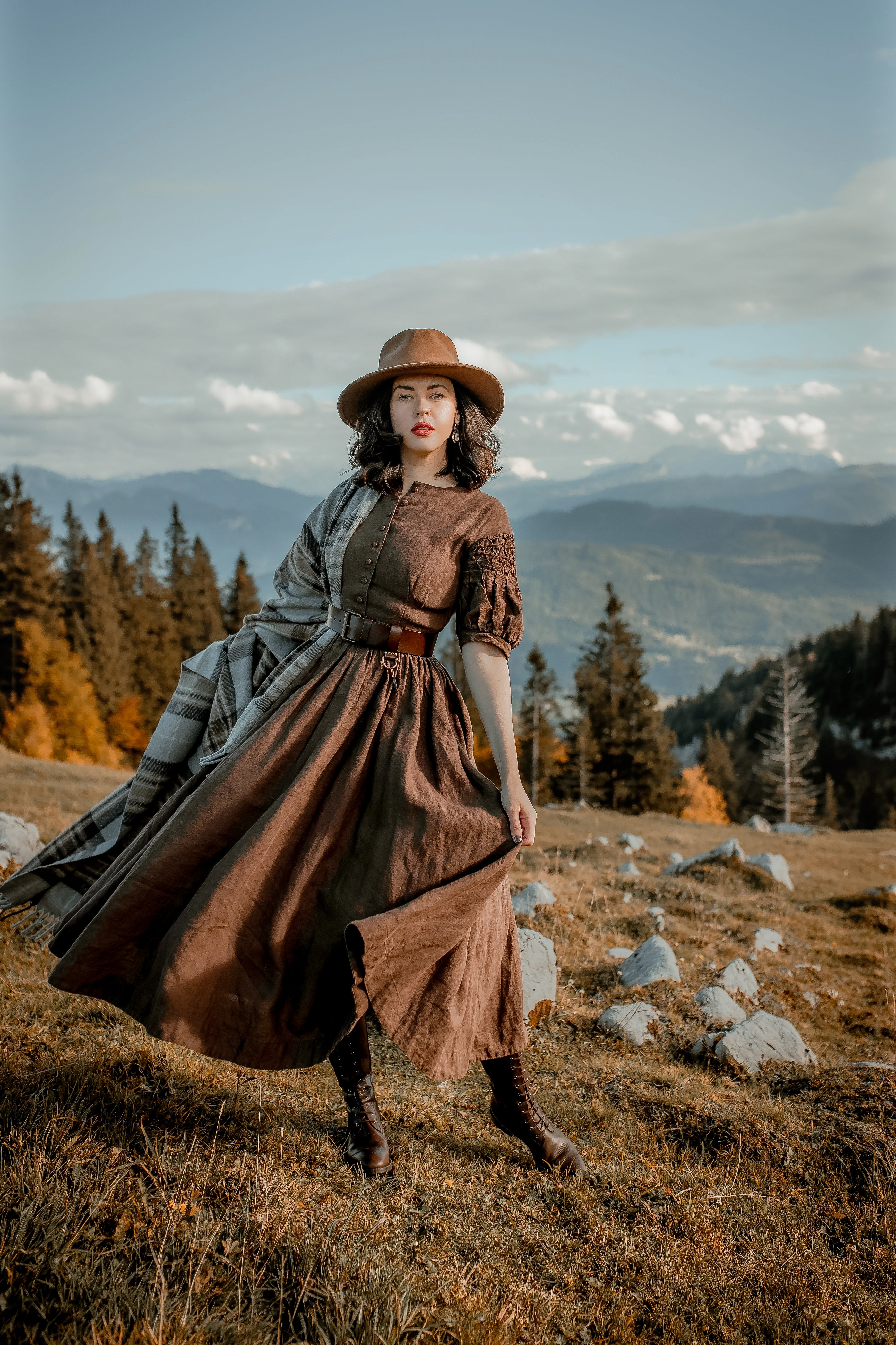 The Beth’23 Dress with short sleeves