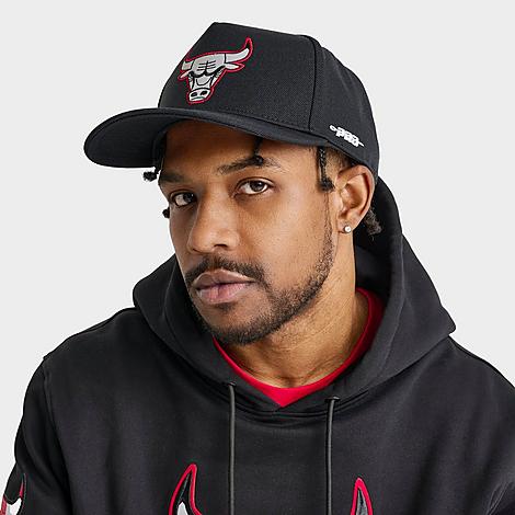 Pro Standard Chicago Bulls NBA Under The Lights Snapback Hat in Black/Reflective