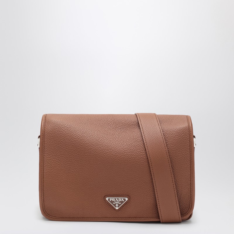 Cognac-coloured leather shoulder bag