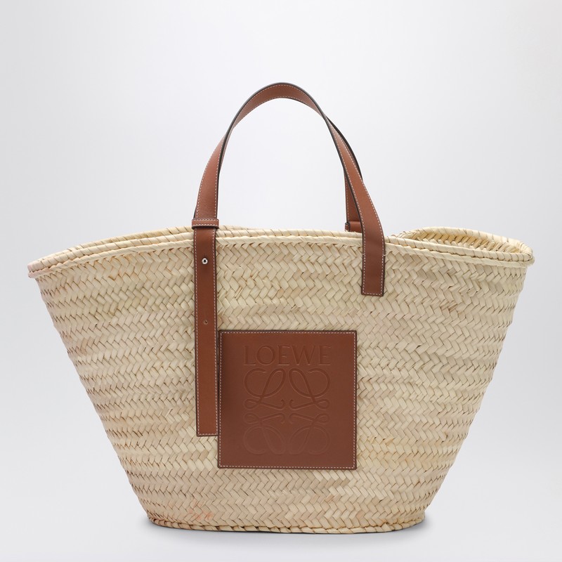 Large basket bag in palm leaf and leather