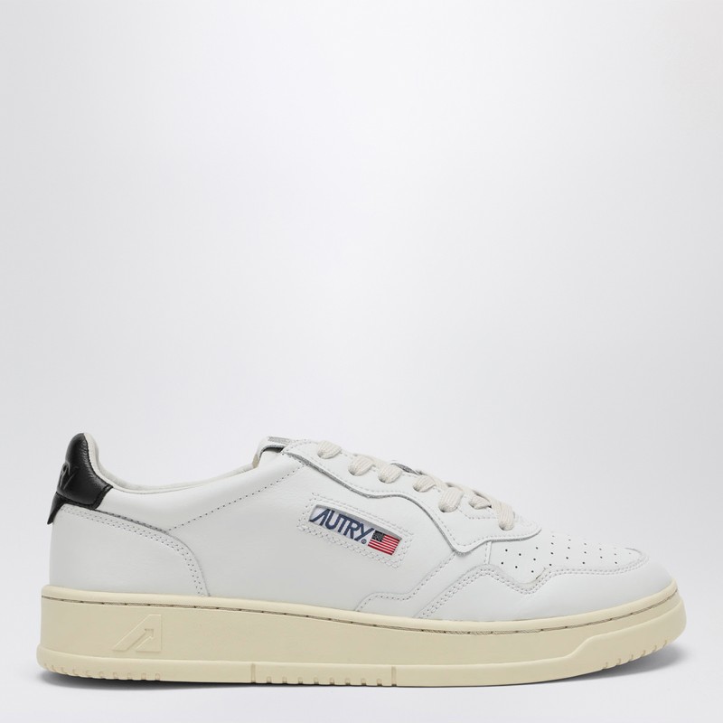 Medalist white/black trainer