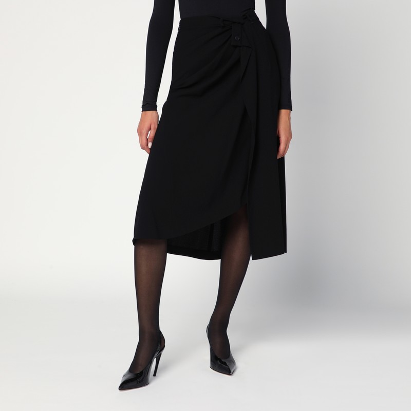 Draped black skirt in crêpe