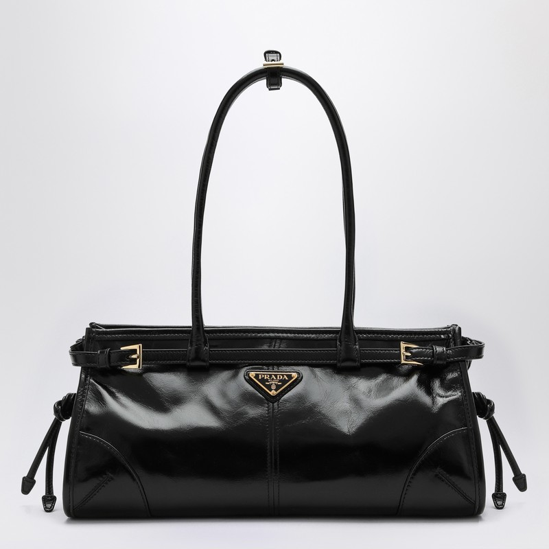 Medium black leather Bonnie handbag