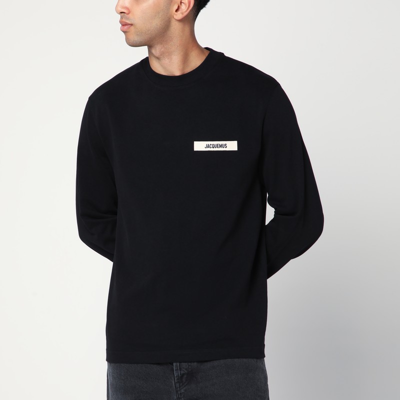 Black long-sleeved cotton T-shirt
