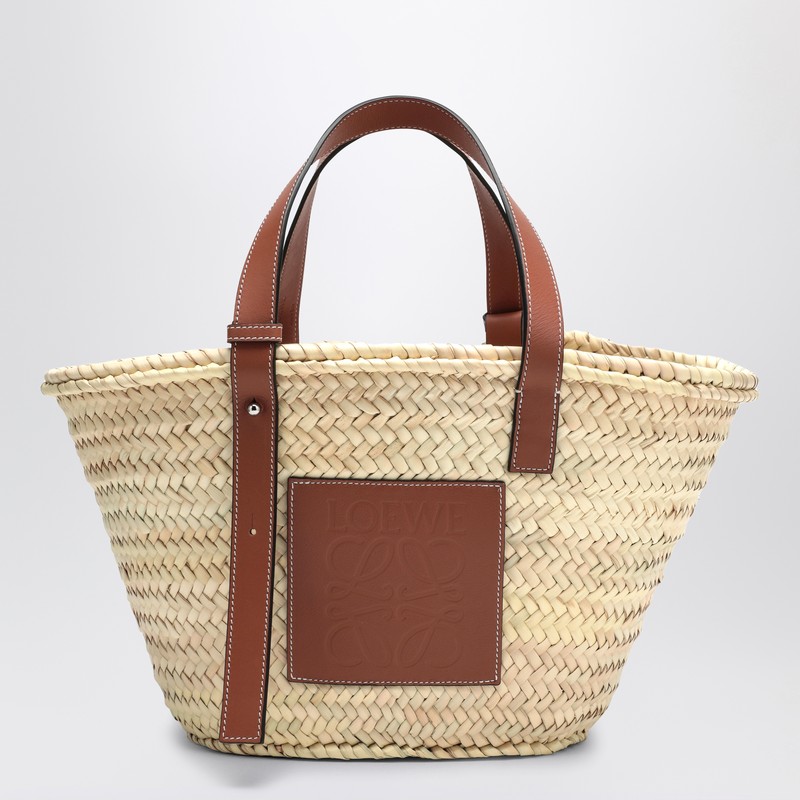 Medium-sized basket bag in palm leaf and leather