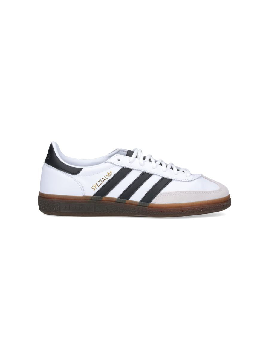 Adidas 运动鞋