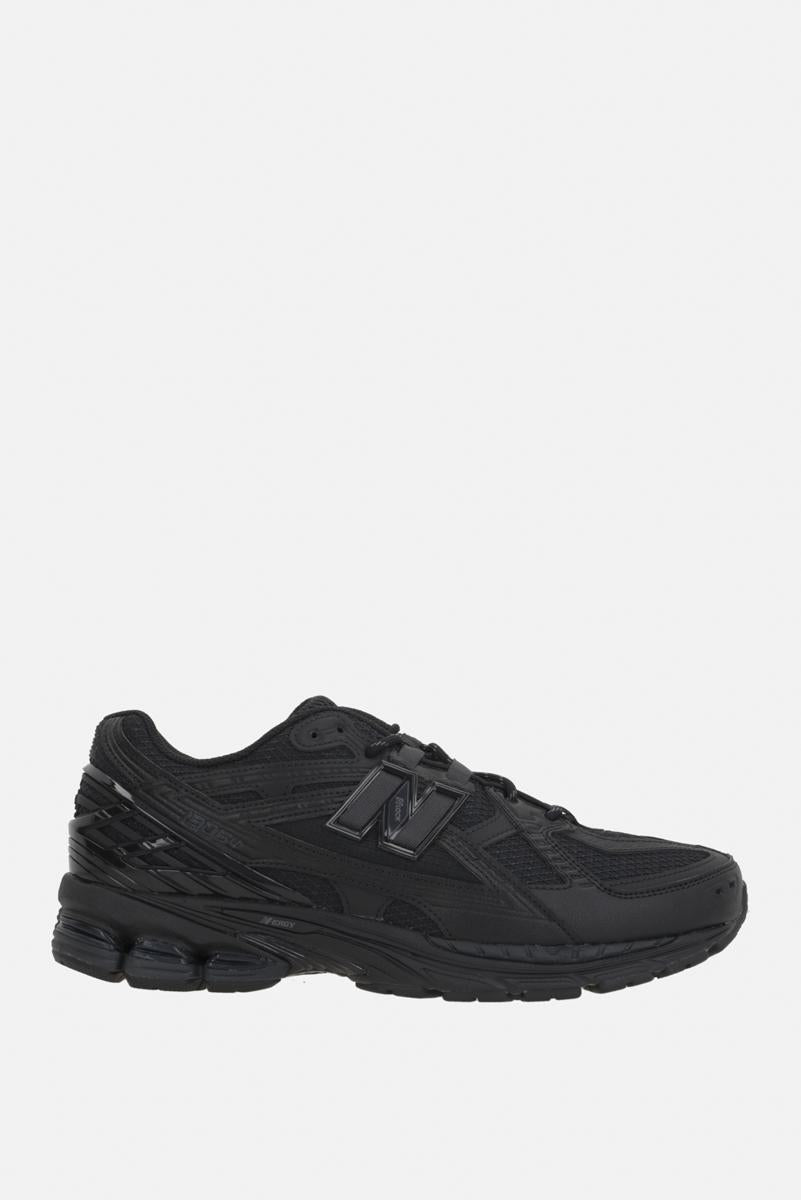New Balance 运动鞋