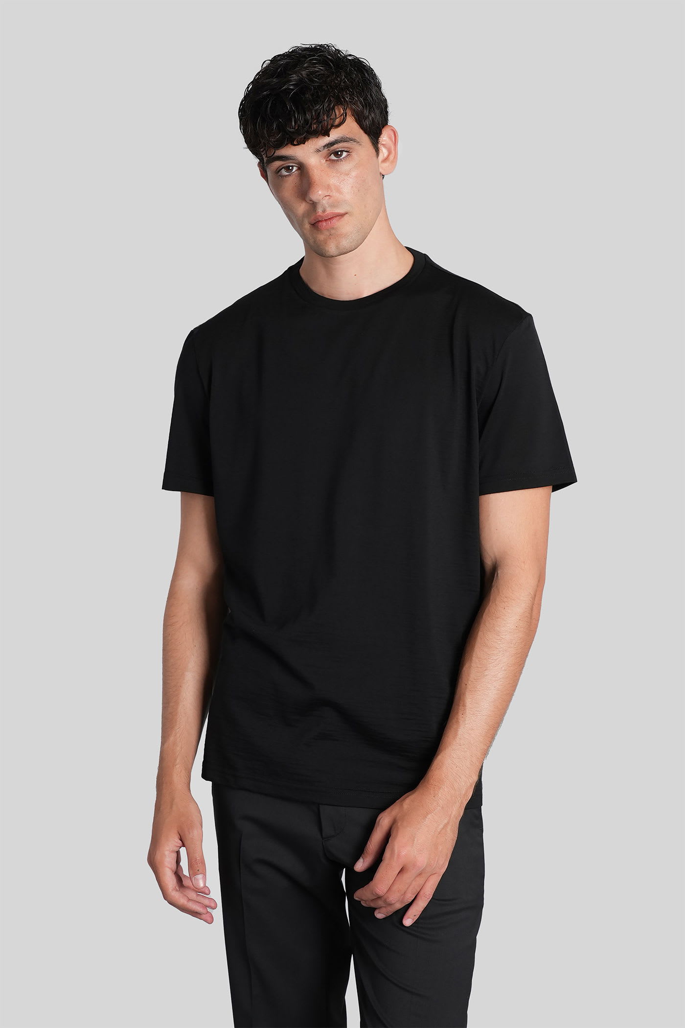 Low Brand B213 T-shirt In Black Cotton